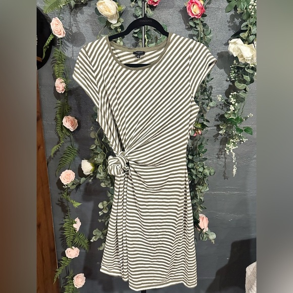 Tie Detail Knit Shift Dress | Large Petite - Picture 2 of 4